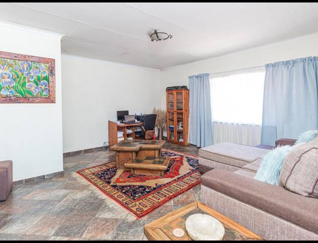 4 BEDROOM HOUSE FOR SALE IN VALHALLA